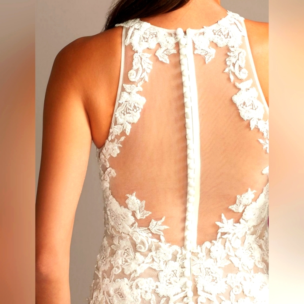 Galina Signature Gown in Ivory/Bisque